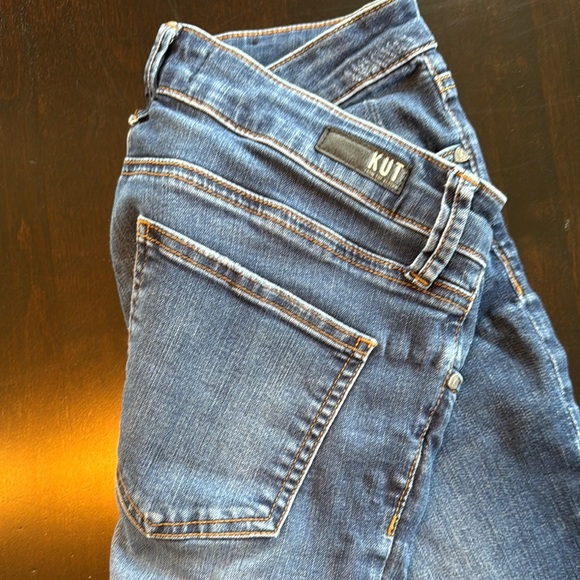 Kut from the Kloth Blue Skinny Jeans with Distressed Knee - Picture 3 of 3